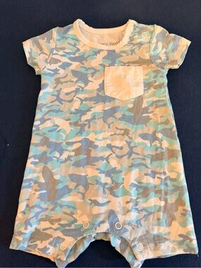 Camo Short-Sleeve Baby Romper Shark Camo Print
